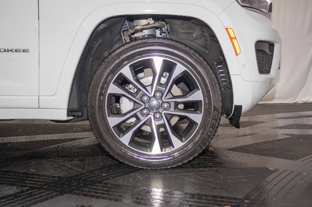 Used 2022 Jeep Grand Cherokee Overland w/ Luxury Tech Group IV image 6