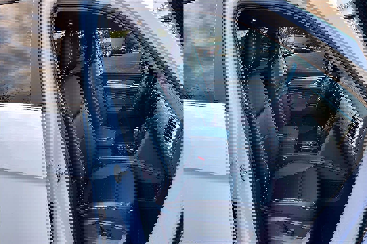 Used 2023 Volkswagen Atlas SEL image 8