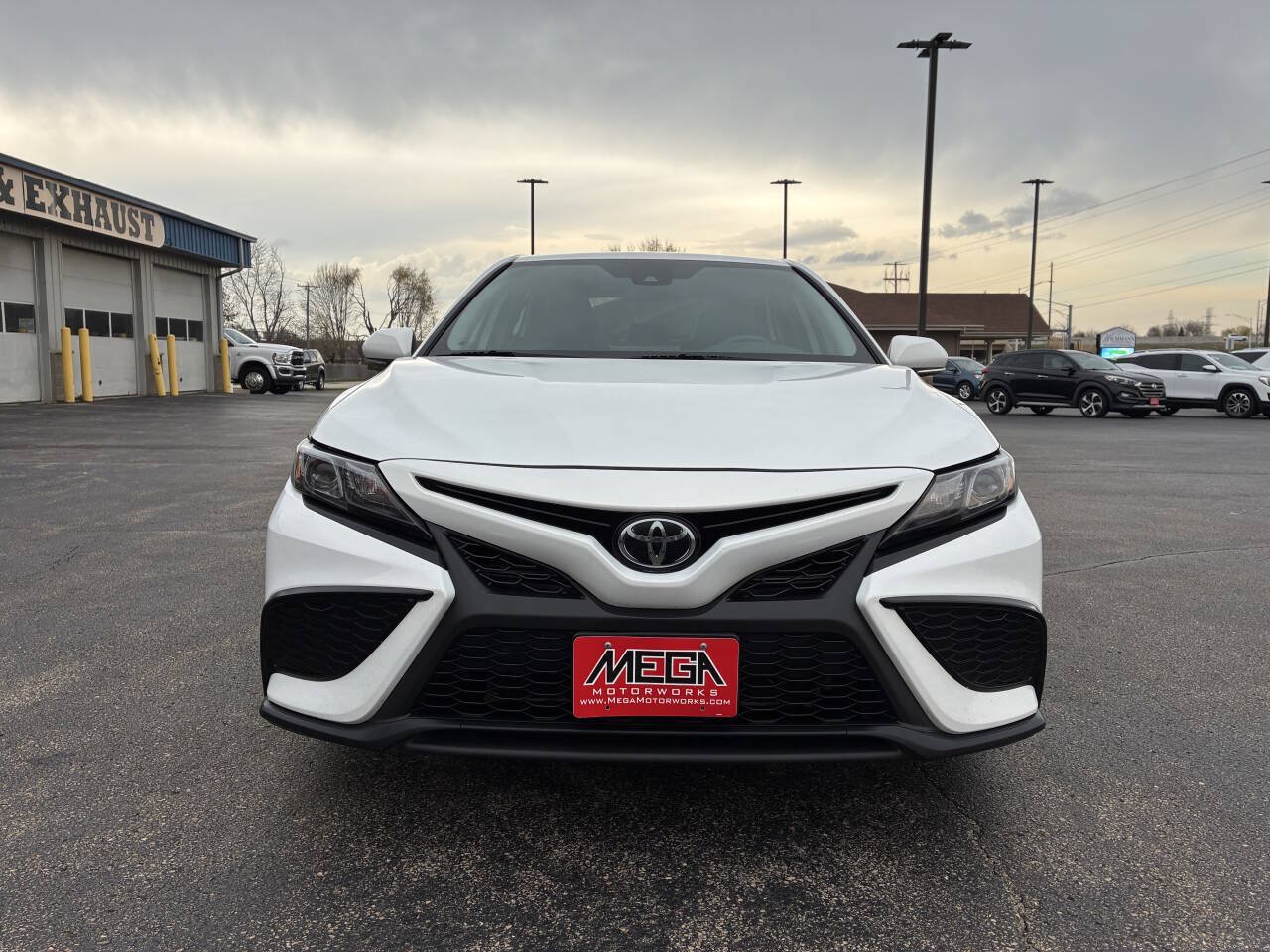 Used 2023 Toyota Camry SE FWD image 19