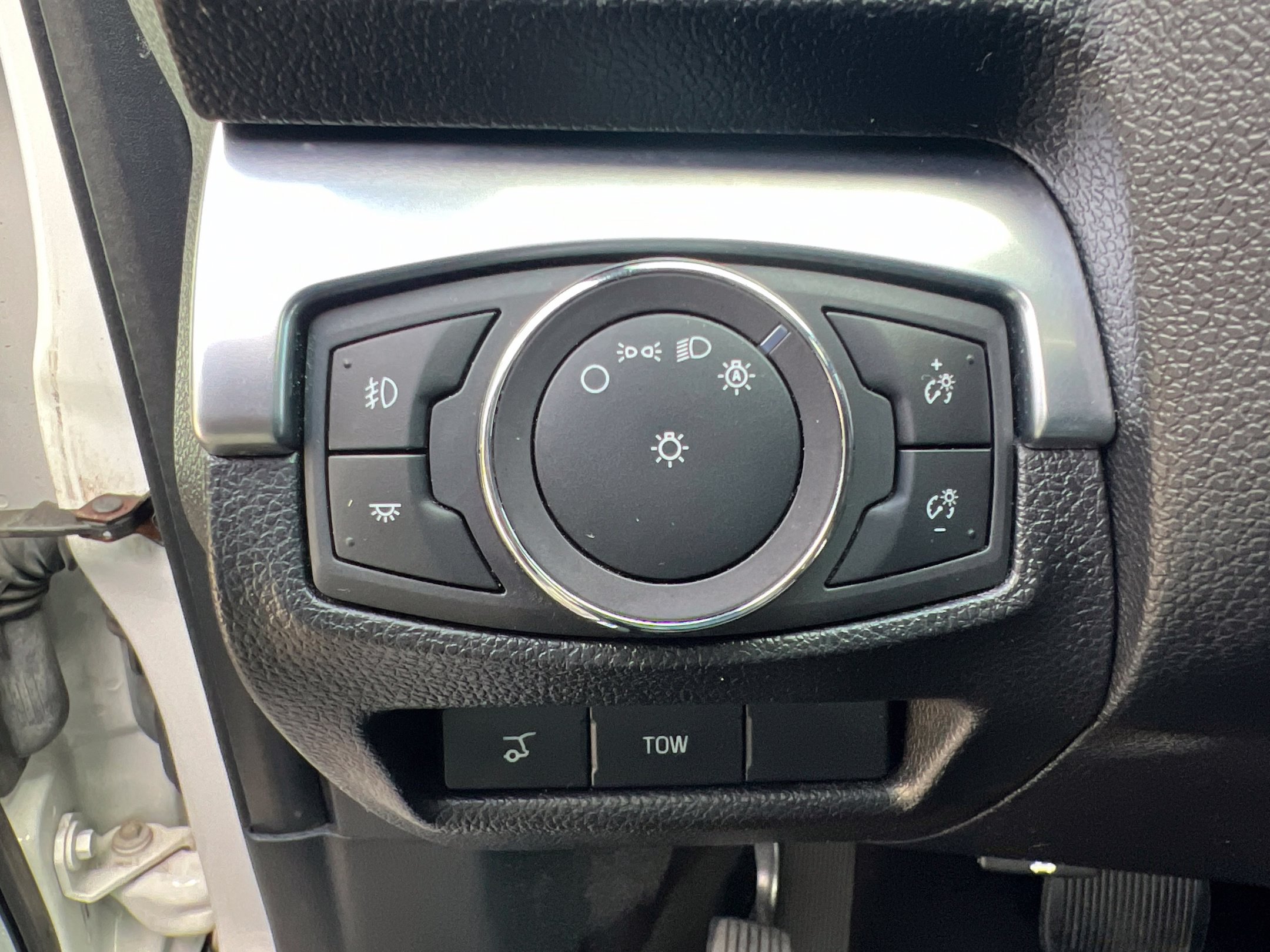 Used 2019 Ford Explorer Sport w/ Equipment Group 401A AWD/4WD image 16