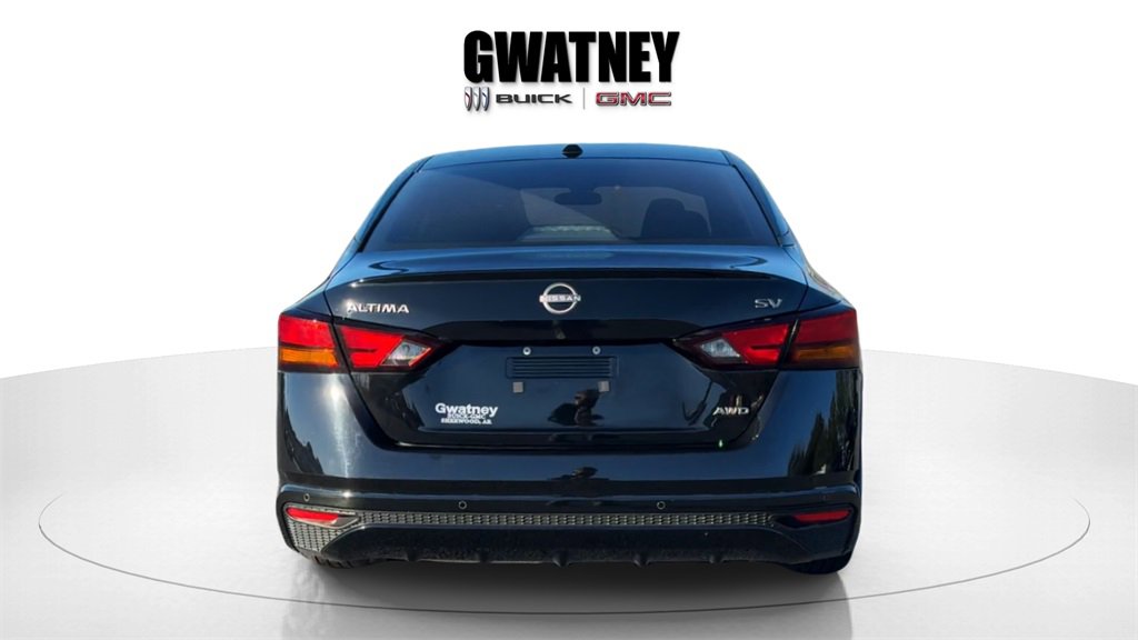Used 2024 Nissan Altima 2.5 SV image 5