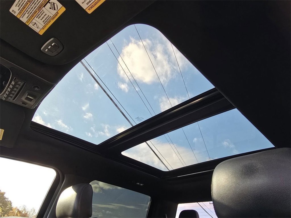 Used 2017 Ford F150 Raptor w/ Equipment Group 802A Luxury image 3