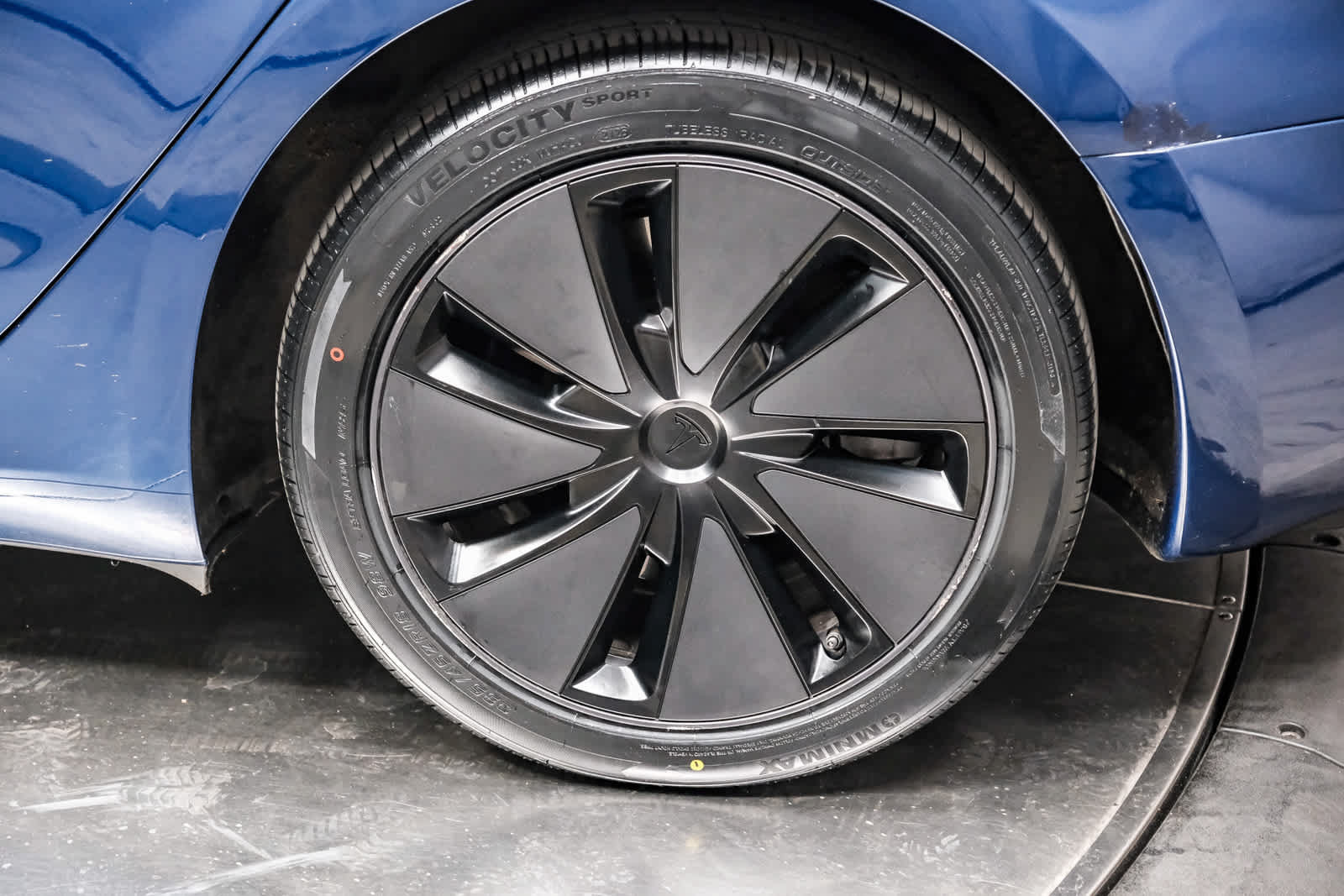 Used 2024 Tesla Model 3 Standard Range RWD image 9