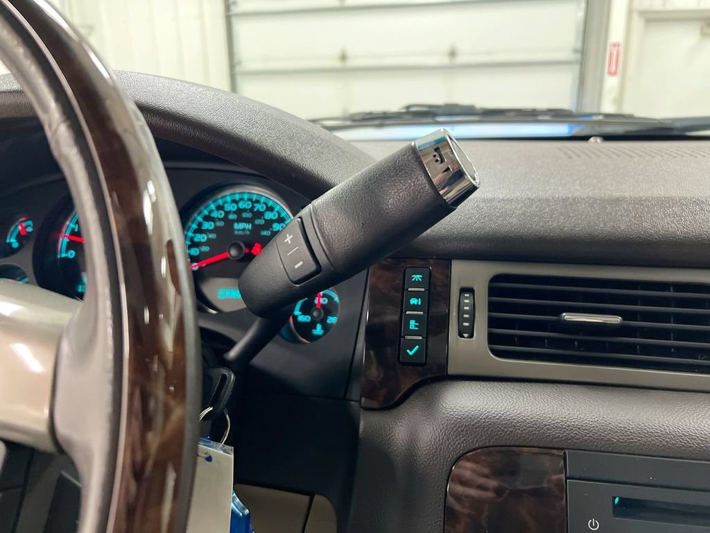 Used 2013 GMC Yukon Denali AWD/4WD image 18