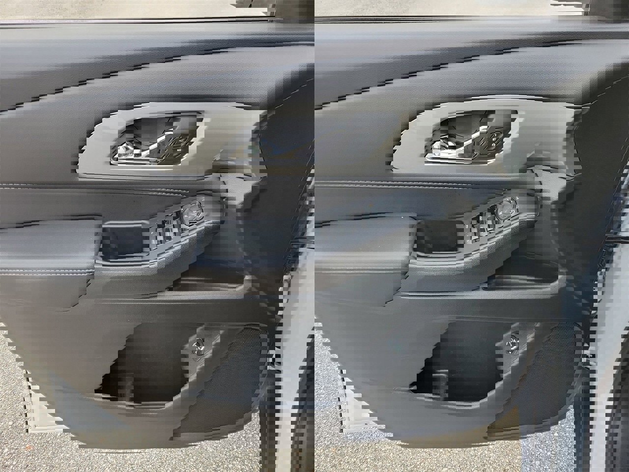 Used 2023 Chevrolet Traverse LT image 14