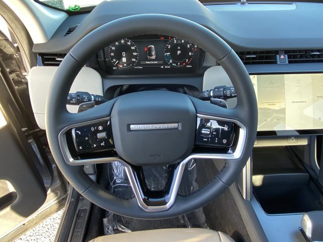 Used 2025 Land Rover Discovery Sport S AWD/4WD image 7