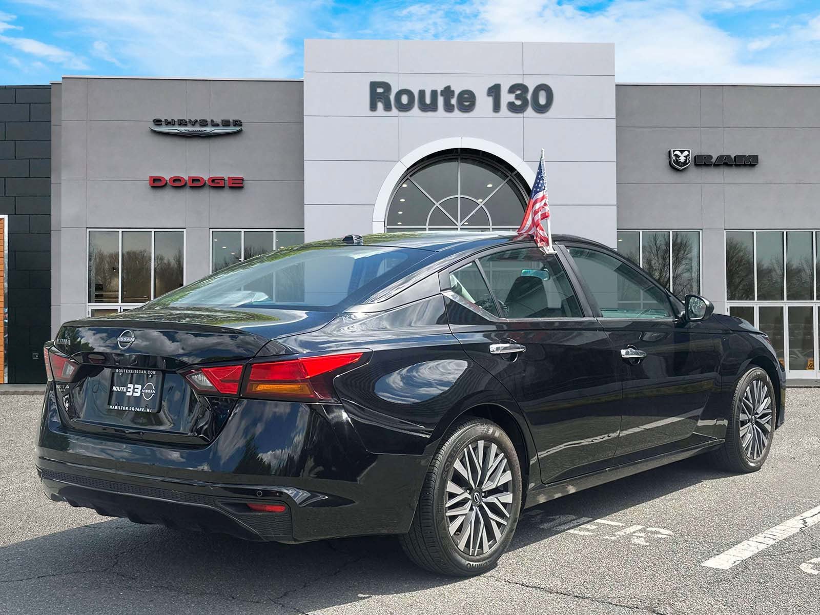 Used 2025 Nissan Altima 2.5 SV FWD image 4