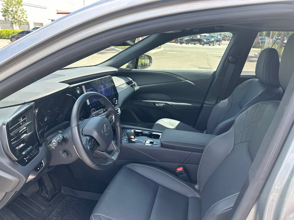 Used 2025 Lexus RX 350 Premium FWD image 11