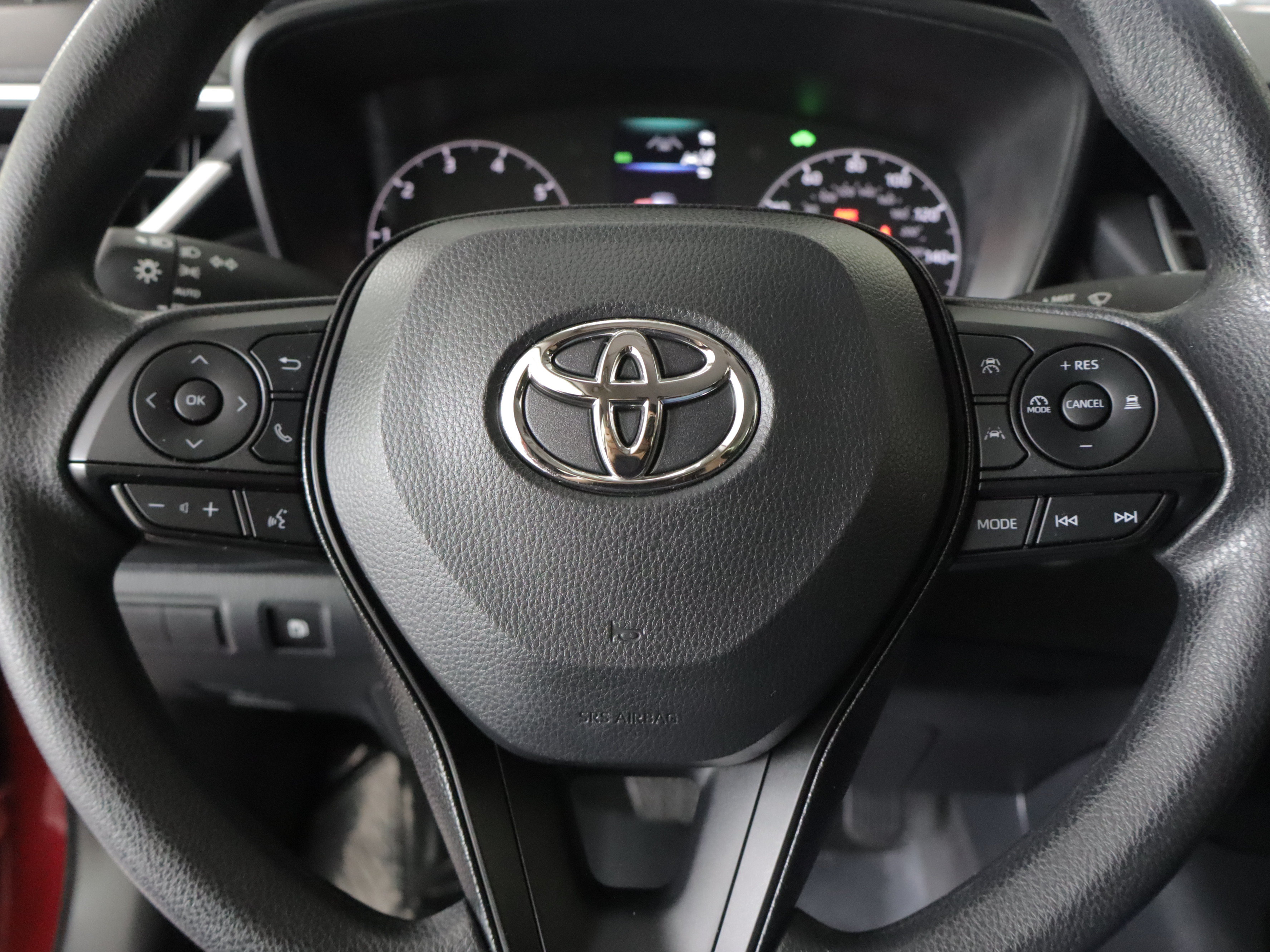 Used 2025 Toyota Corolla LE w/ LE Premium Package FWD image 12