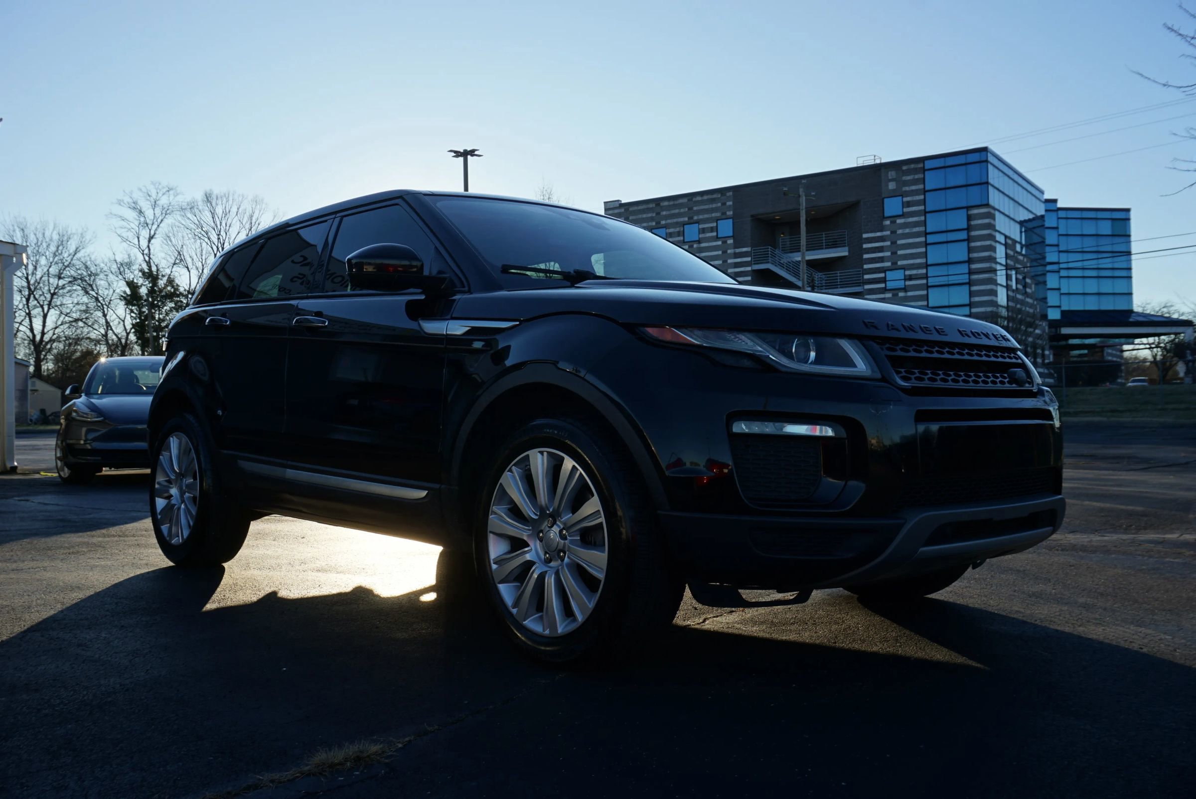 Used 2018 Land Rover Range Rover Evoque HSE AWD/4WD image 3