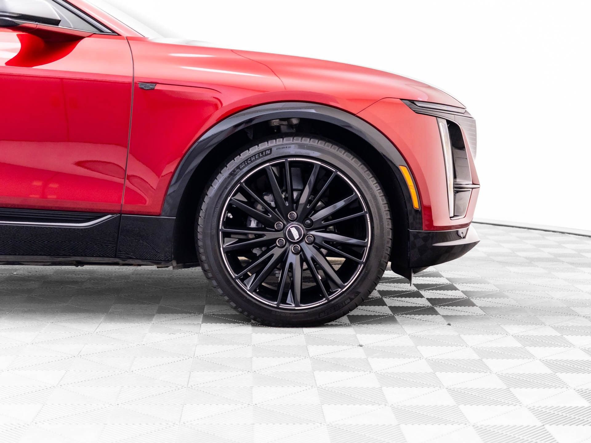 Certified 2024 Cadillac Lyriq Tech AWD/4WD image 40