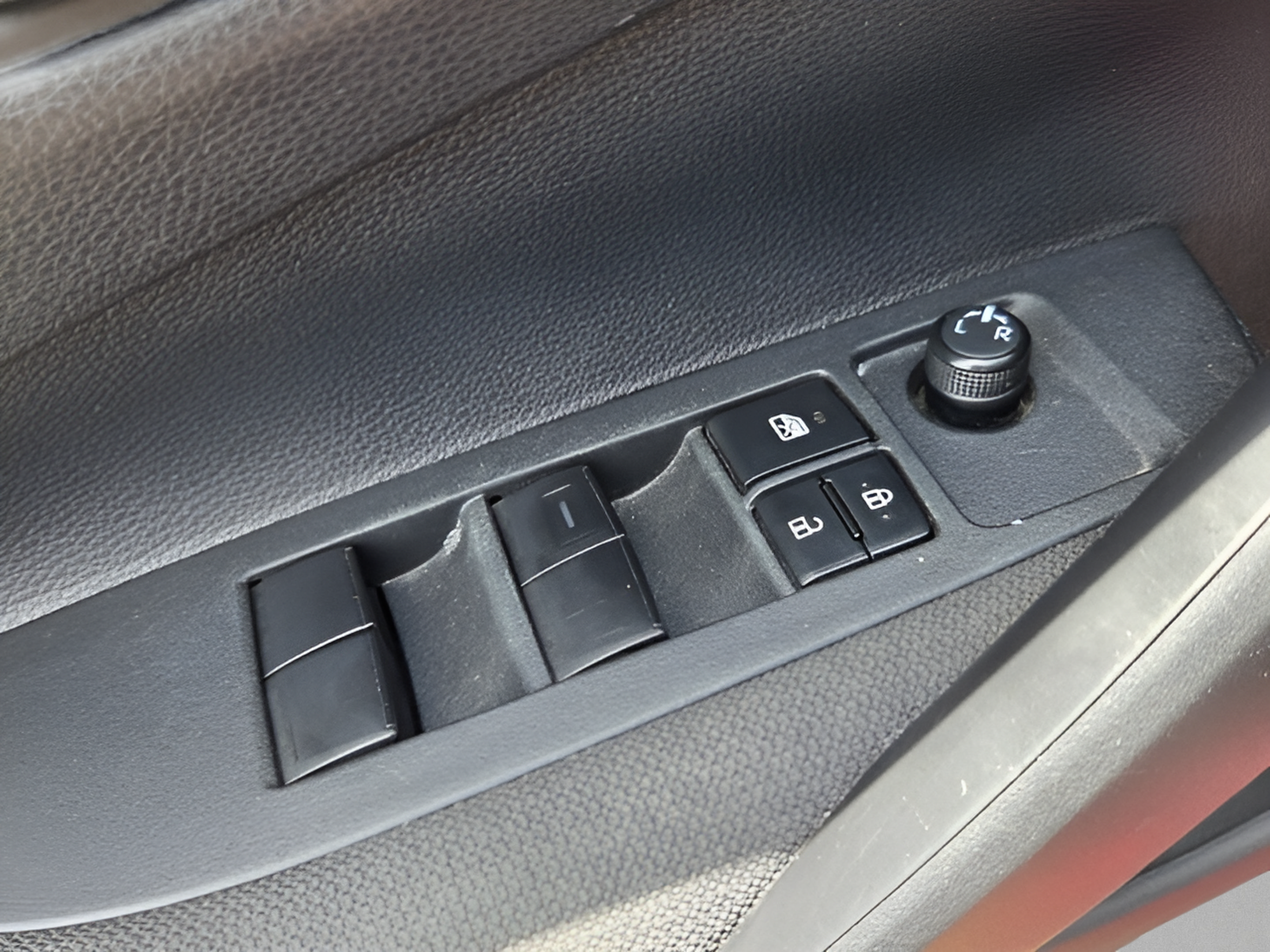 Used 2025 Toyota Corolla LE FWD image 26