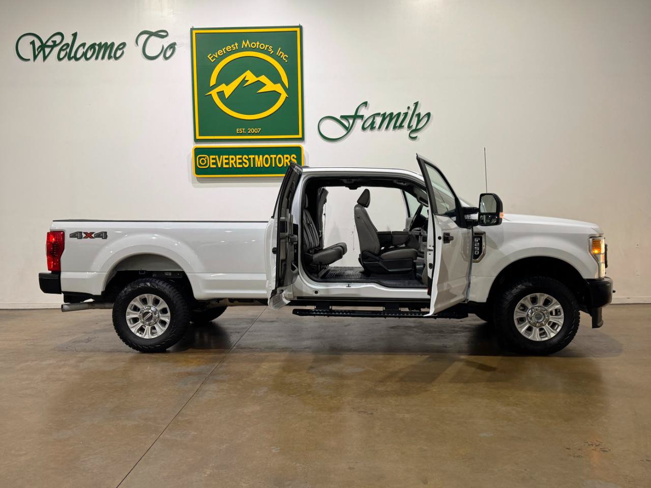 Used 2022 Ford F250 XL w/ Power Equipment Group AWD/4WD image 45