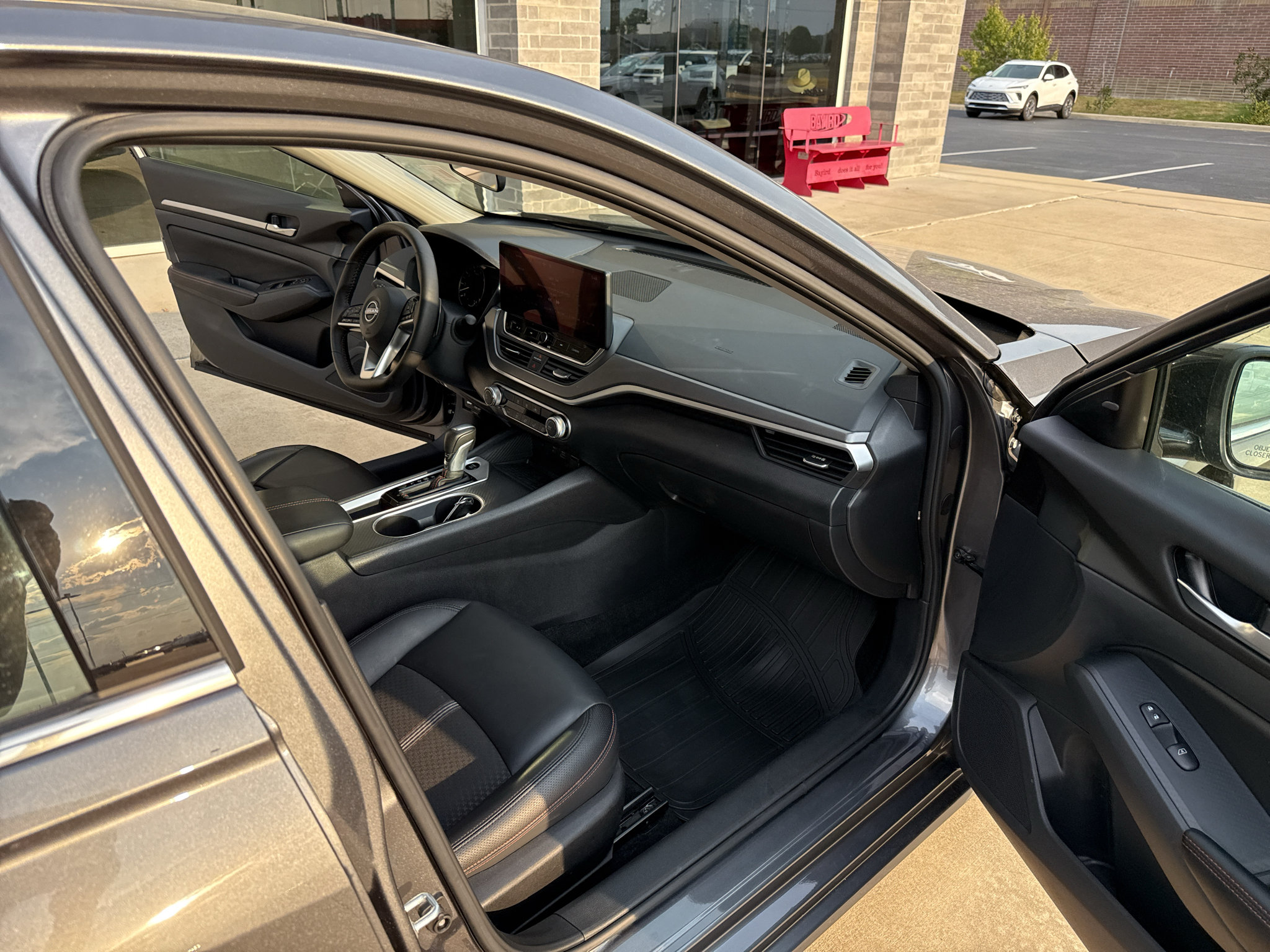 Used 2026 Nissan Altima 2.5 SR FWD image 19