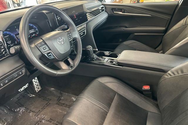 Used 2025 Toyota Camry XSE FWD image 11