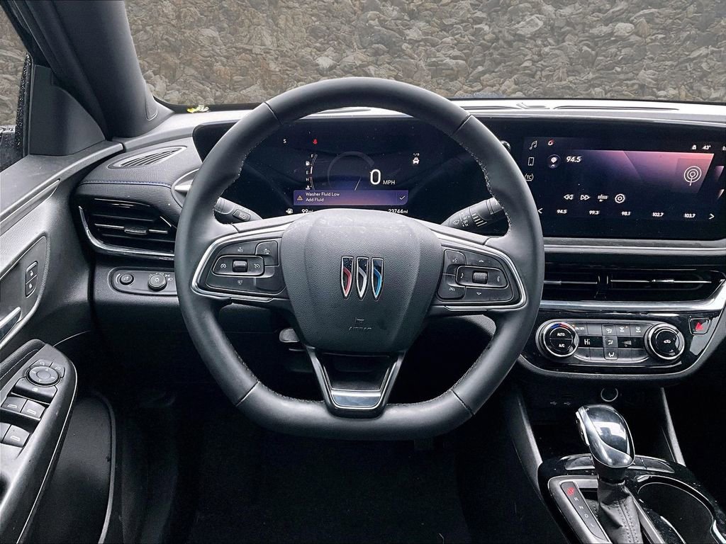 Used 2025 Buick Envista Sport Touring image 5