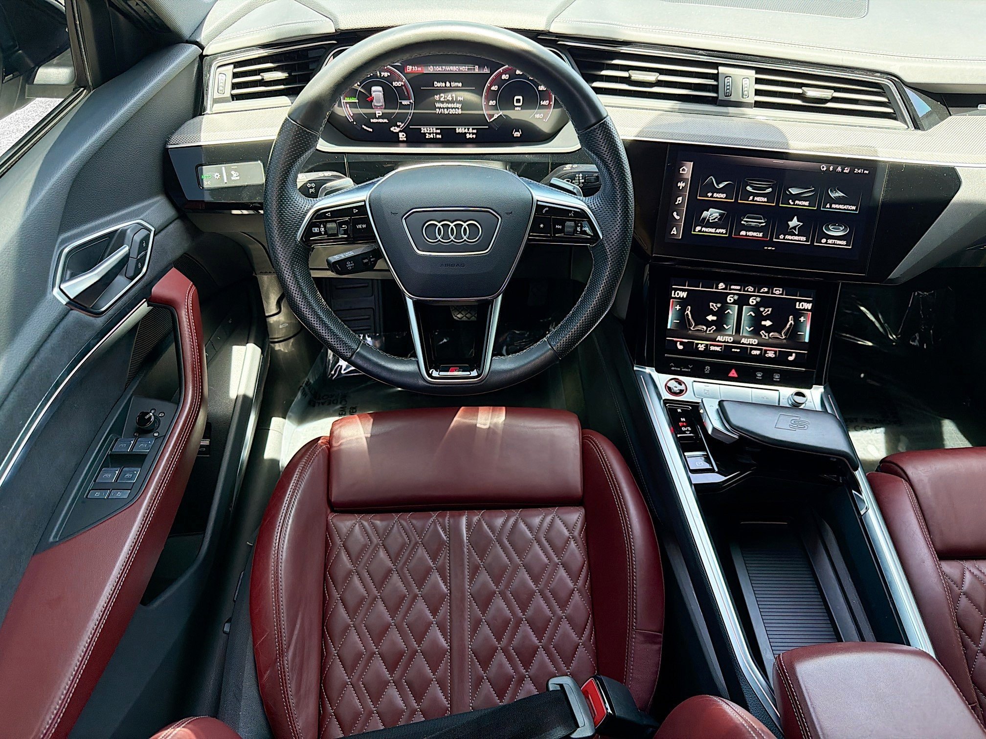Used 2022 Audi e-tron S Premium Plus AWD/4WD image 16
