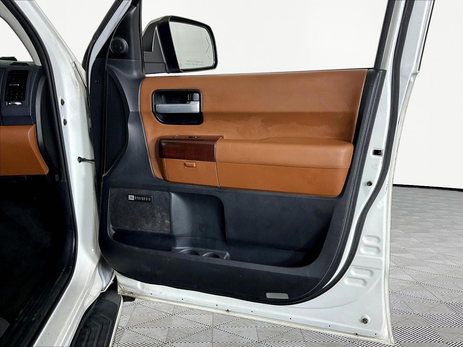 Used 2017 Toyota Sequoia Platinum RWD image 29