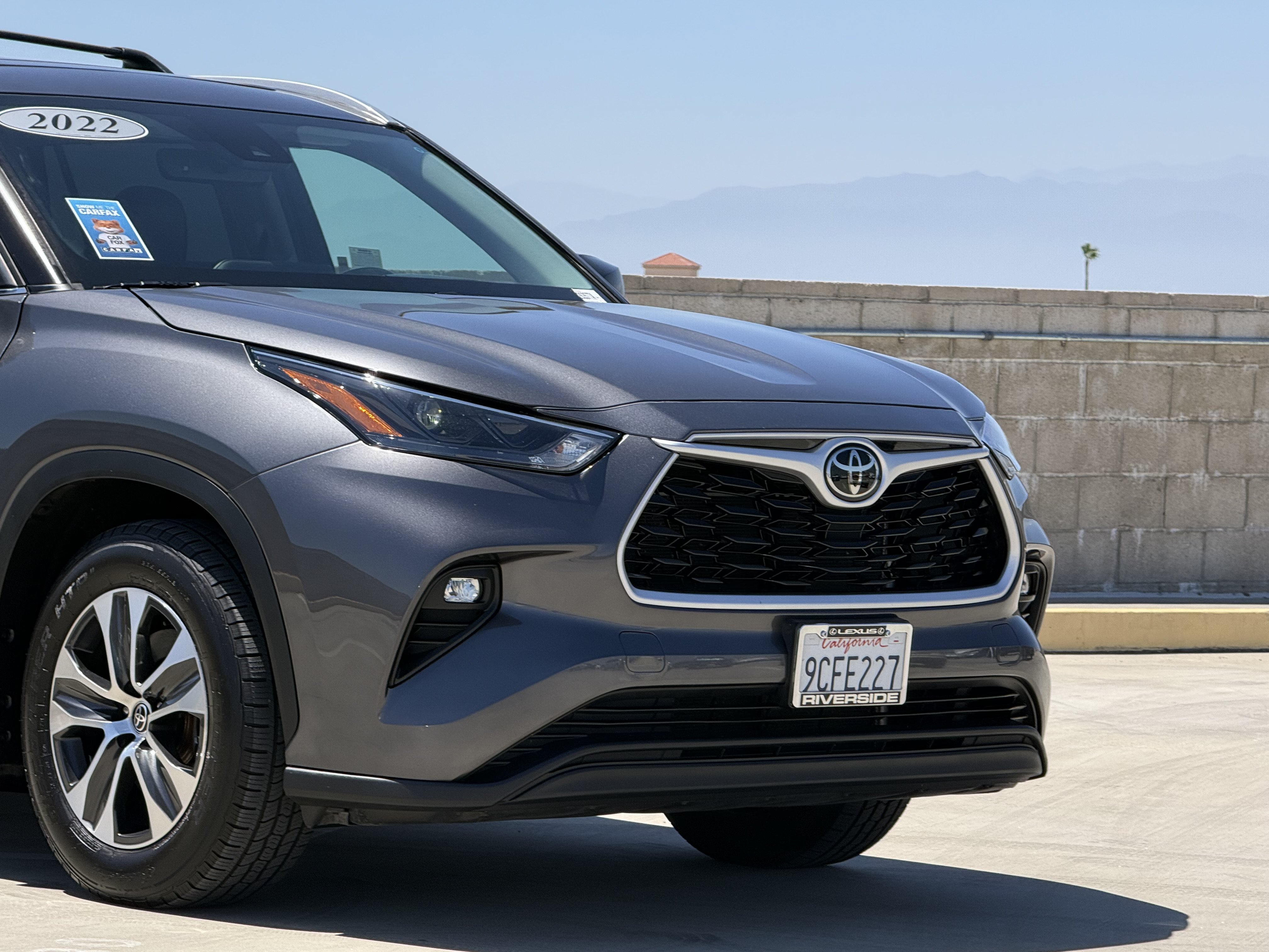 Used 2022 Toyota Highlander XLE FWD image 3