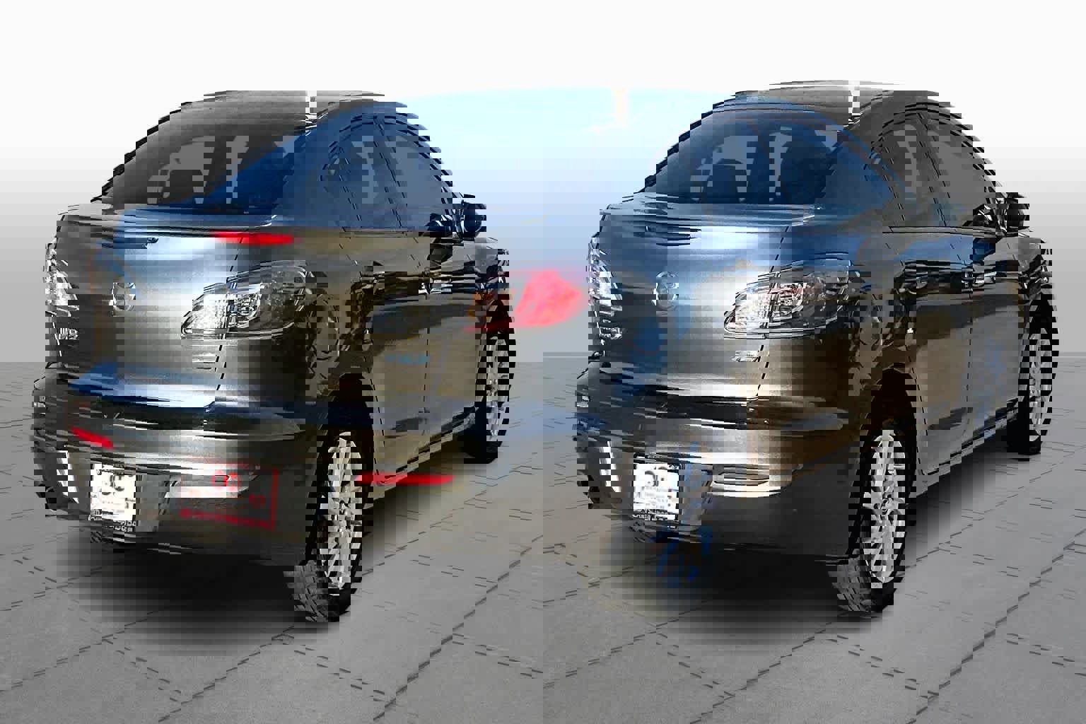 Used 2013 MAZDA MAZDA3 i Grand Touring image 9