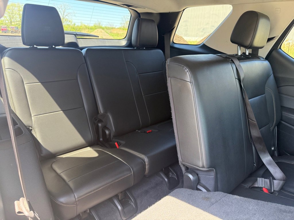 Used 2020 Chevrolet Traverse LT FWD image 13
