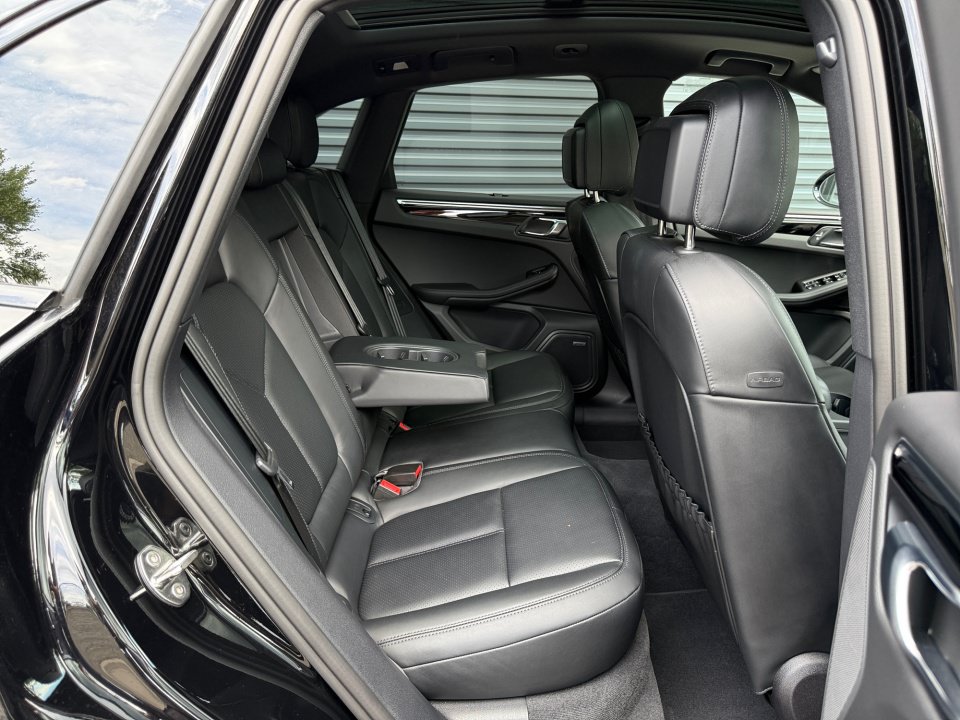 Certified 2026 Porsche Macan AWD/4WD image 20