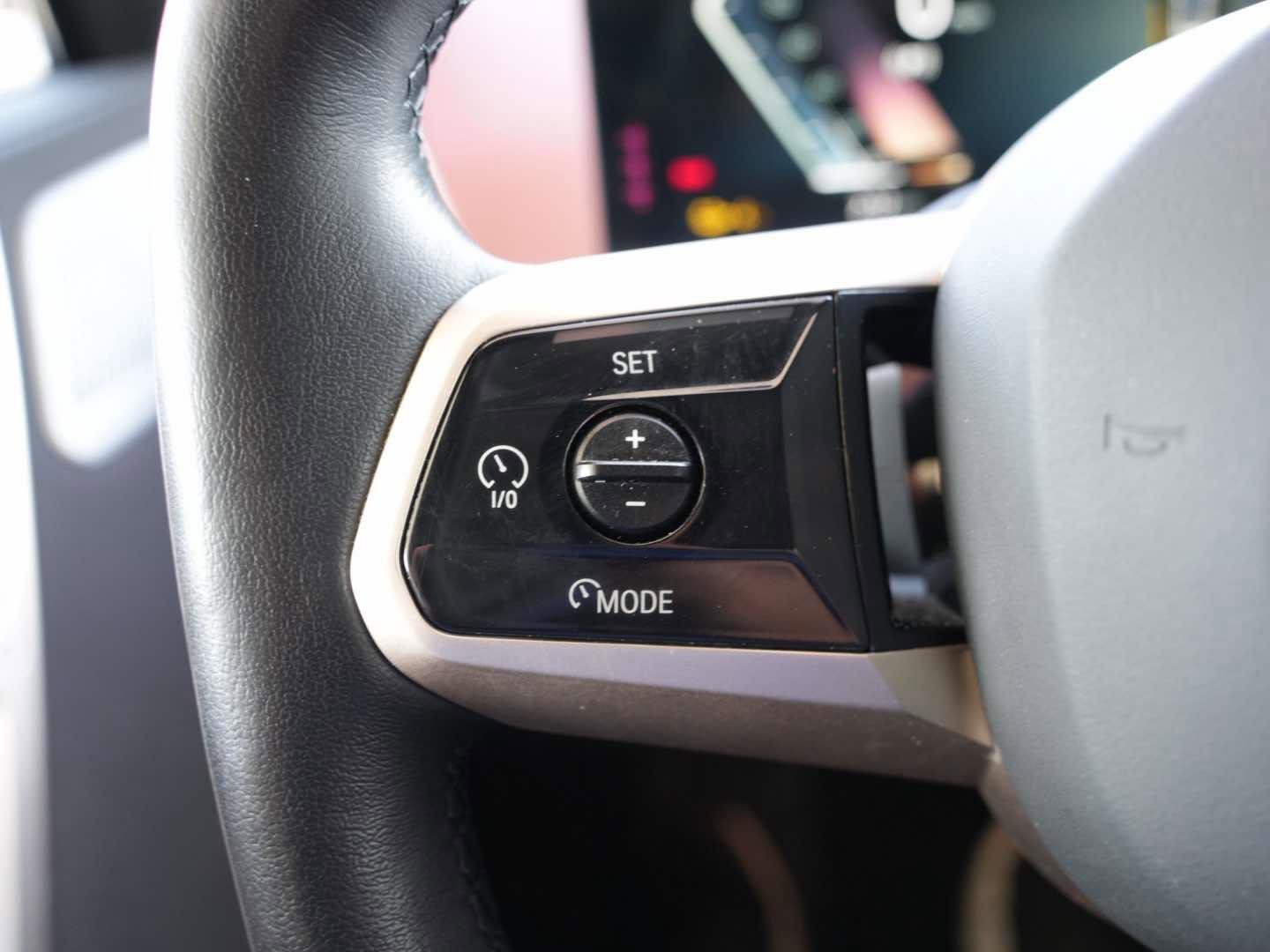 Used 2022 BMW iX xDrive50 image 11