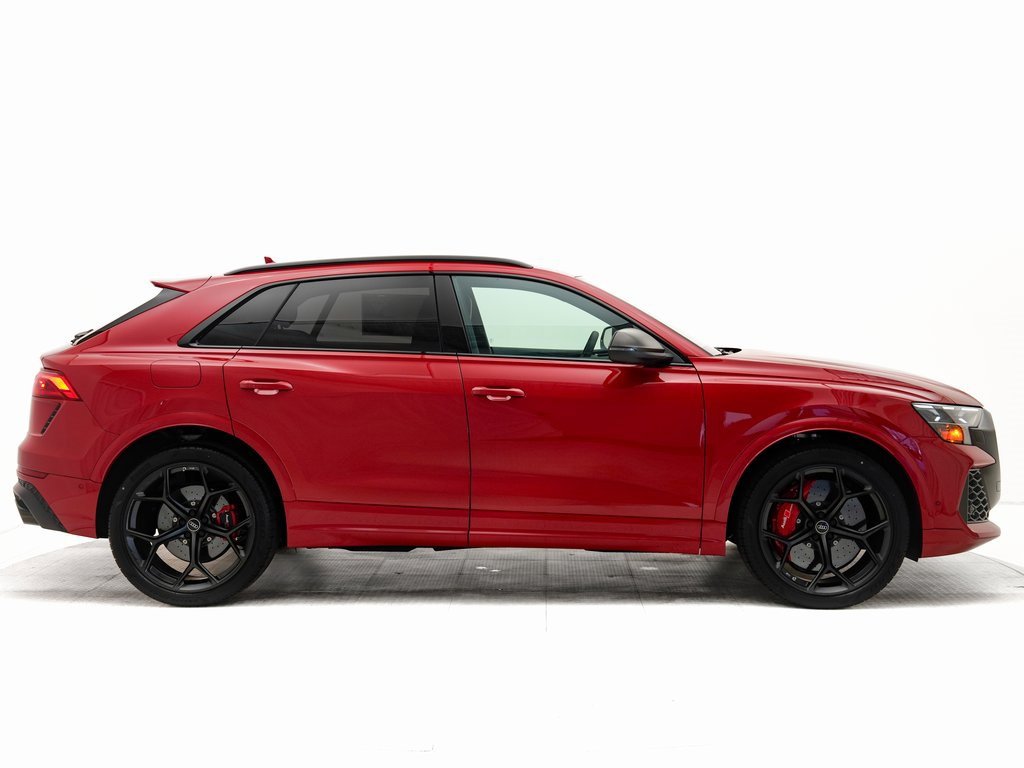 New 2025 Audi RS Q8 performance image 2