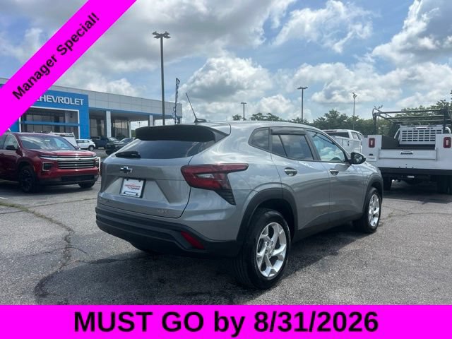 Used 2026 Chevrolet Trax LS w/ LS Convenience Package FWD image 3