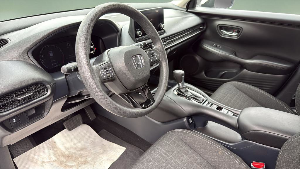 Used 2023 Honda HR-V LX image 12