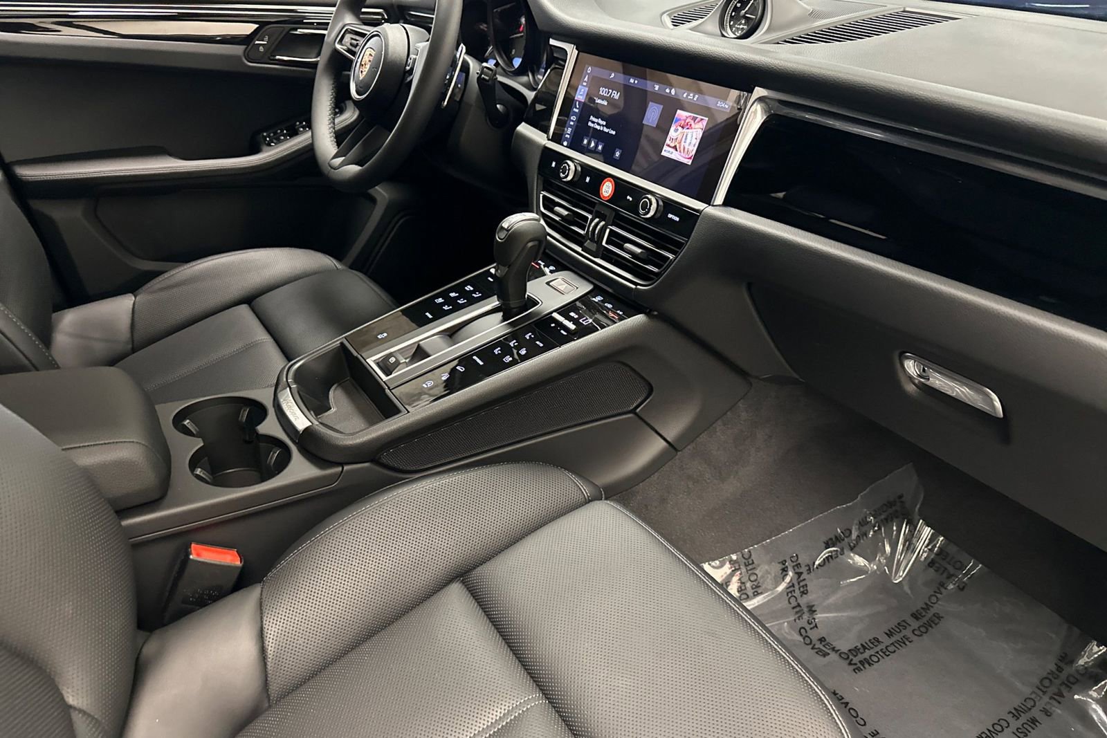 New 2025 Porsche Macan image 17