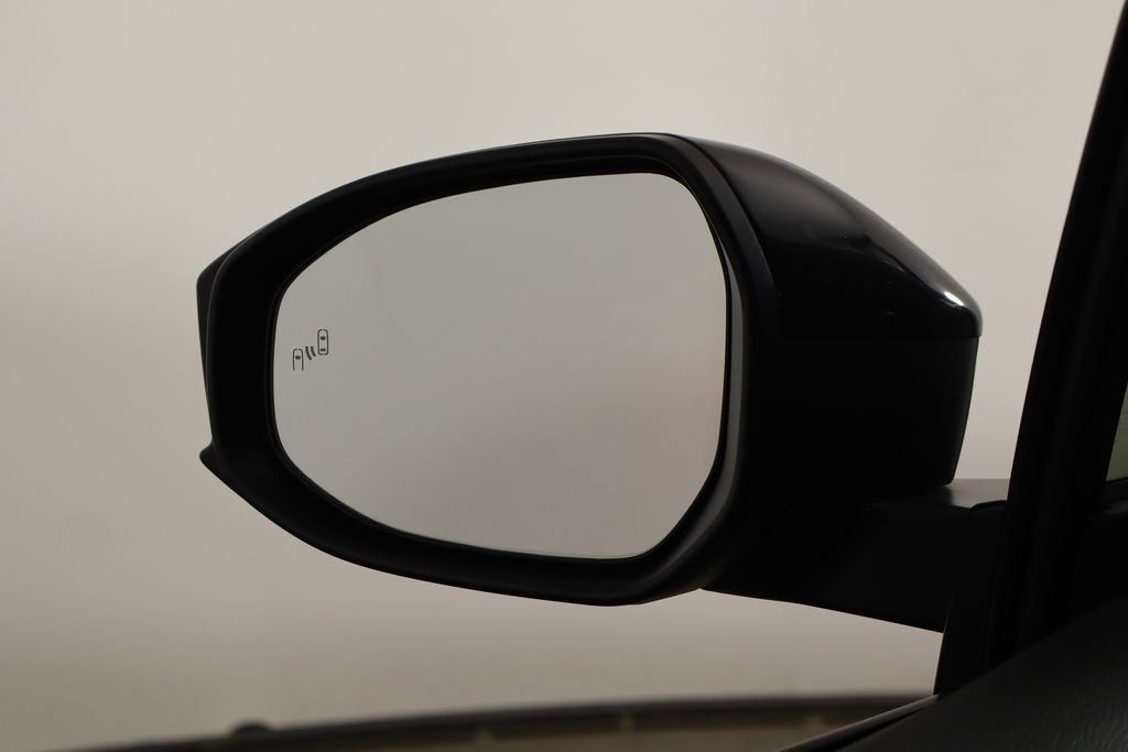 Used 2025 Toyota Prius XLE image 41