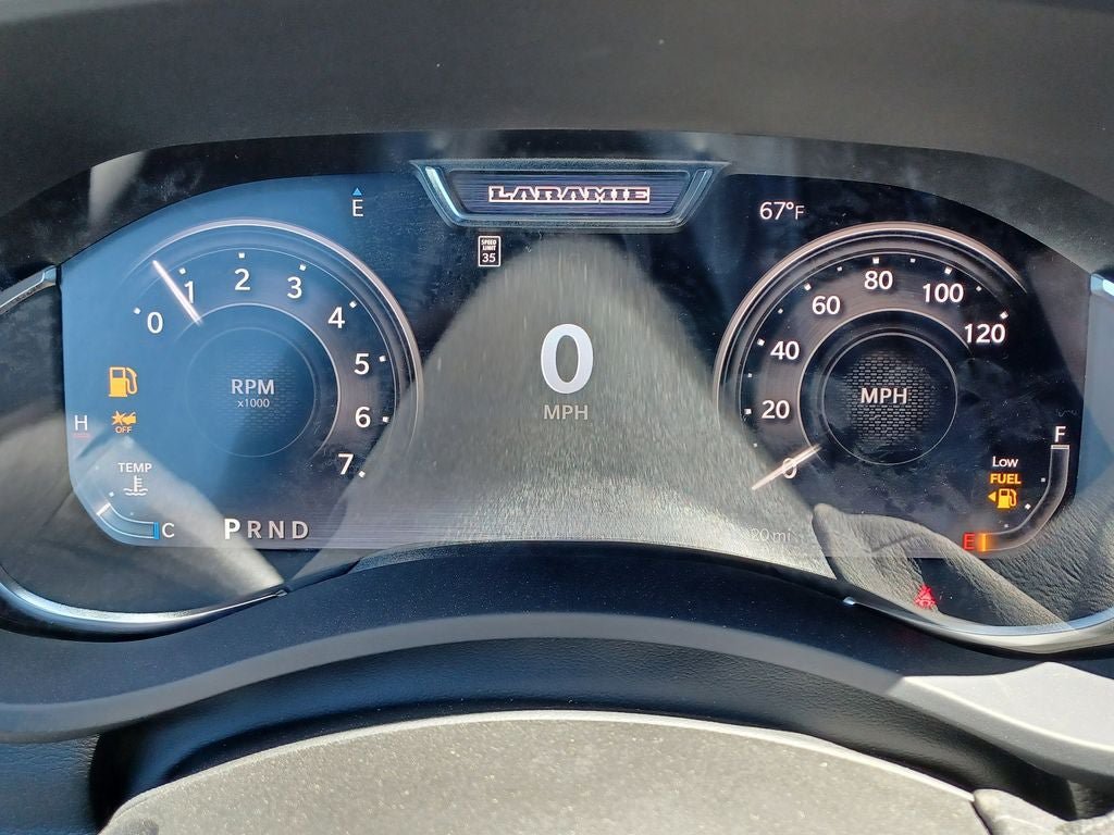 New 2026 RAM 2500 Laramie AWD/4WD image 15