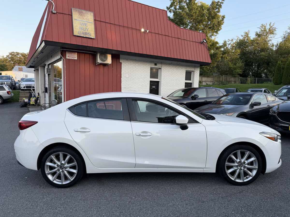Used 2017 MAZDA MAZDA3 Touring FWD image 8