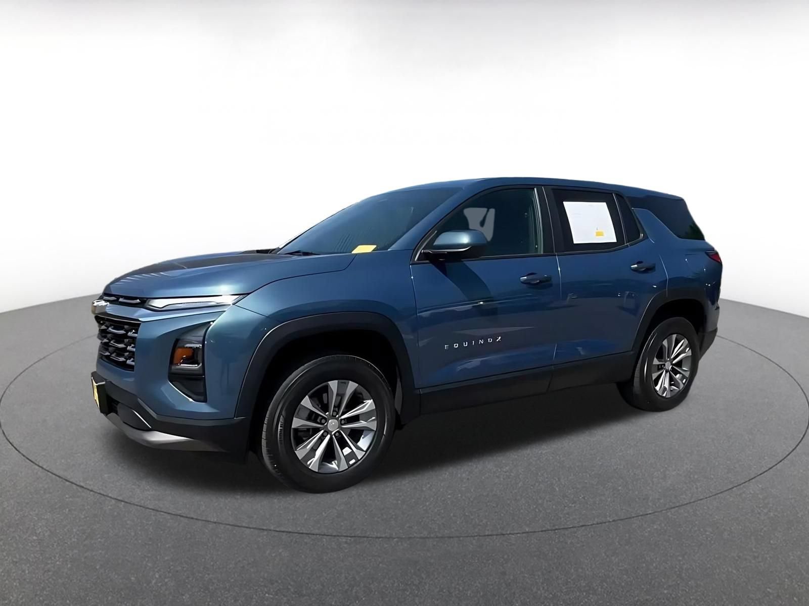 Used 2025 Chevrolet Equinox LT FWD image 7
