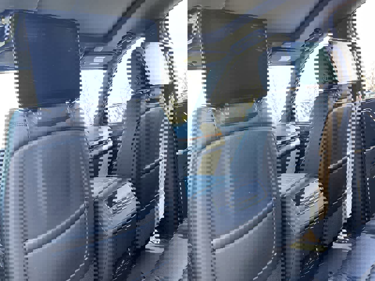 Used 2021 Cadillac Escalade ESV Premium Luxury w/ Performance Package image 21