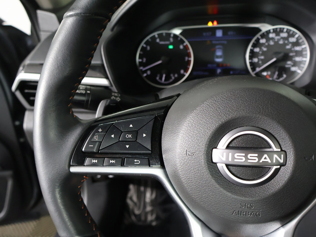 Used 2023 Nissan Altima 2.0 SR FWD image 41