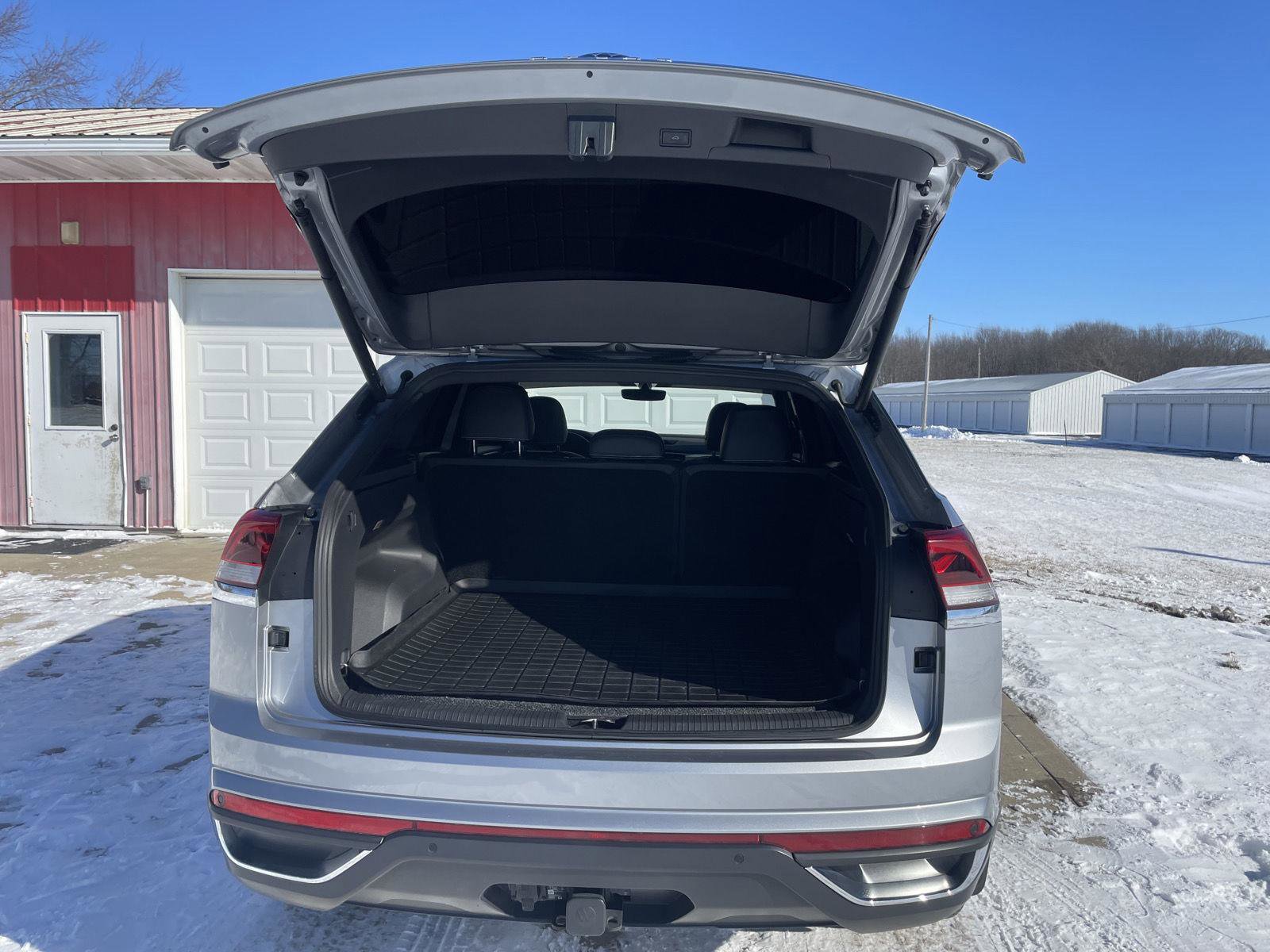 Used 2023 Volkswagen Atlas Cross Sport SE AWD/4WD image 29