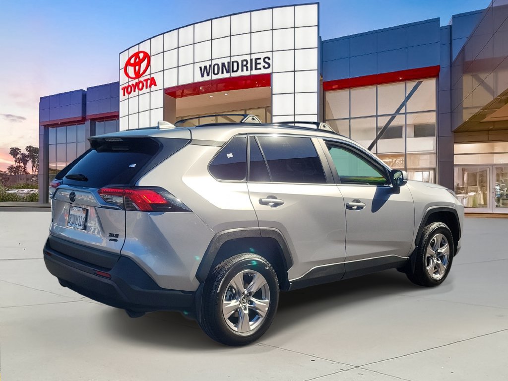 Used 2022 Toyota RAV4 XLE w/ Convenience Package AWD/4WD image 6