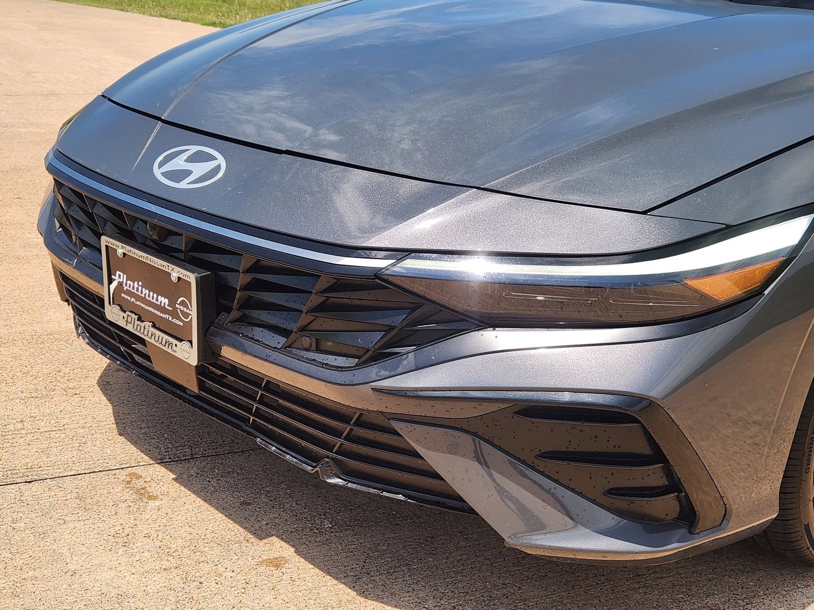 Used 2024 Hyundai Elantra Limited FWD image 10