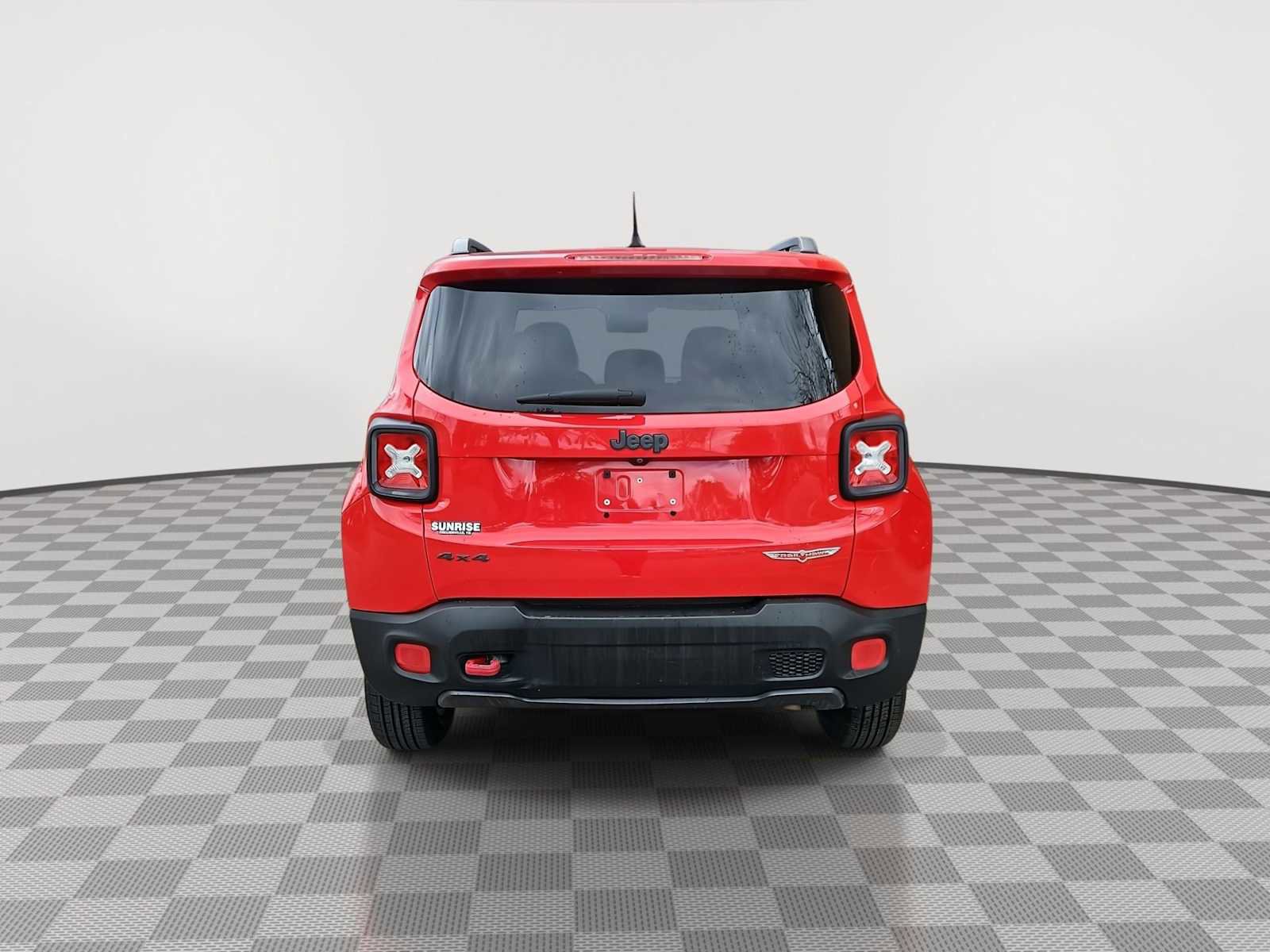 Used 2015 Jeep Renegade Trailhawk w/ Popular Equipment Group AWD/4WD image 7