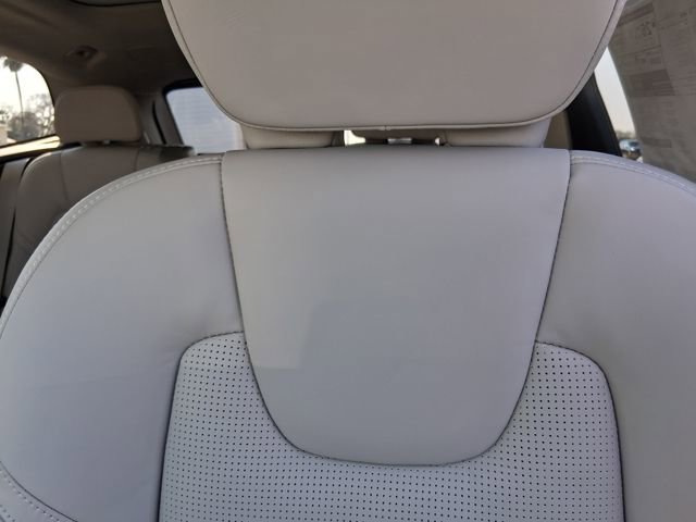 New 2026 Volvo XC60 B5 Ultra w/ Protection Package Premier AWD/4WD image 16
