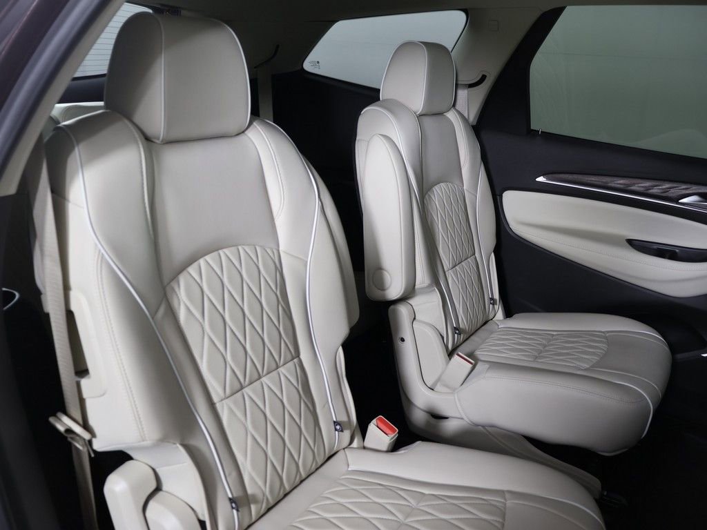 Used 2022 Buick Enclave Avenir w/ Avenir Technology Package image 38