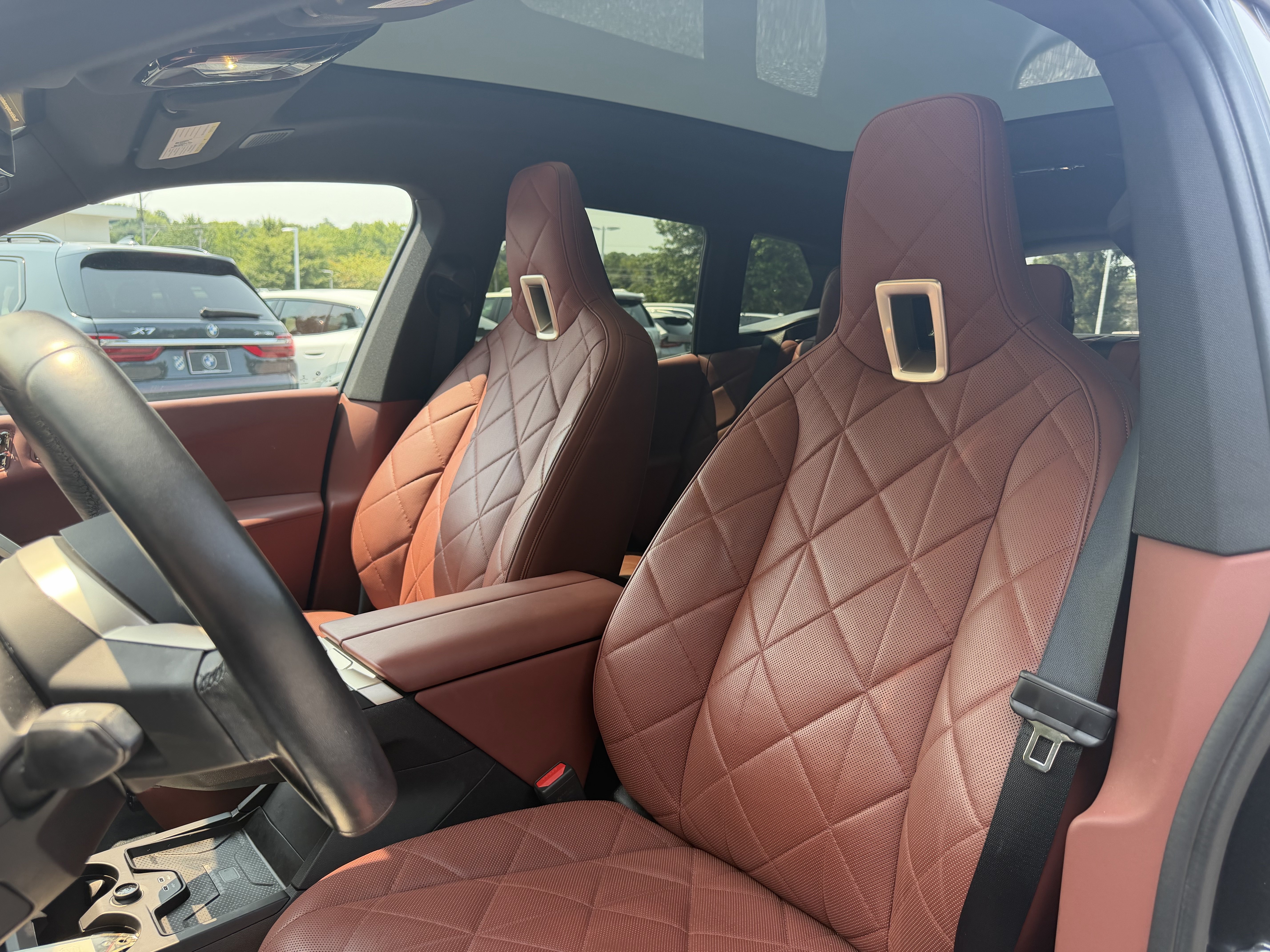 Certified 2023 BMW iX M60 w/ Executive Package AWD/4WD image 10