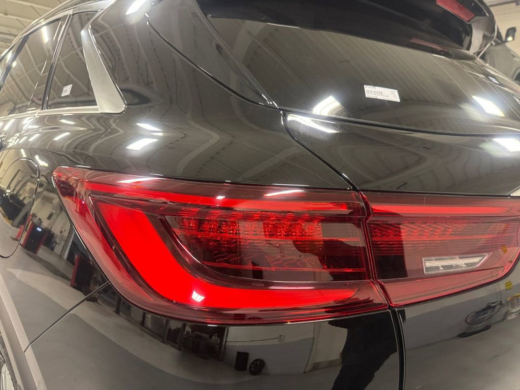 New 2025 INFINITI QX50 Luxe image 35