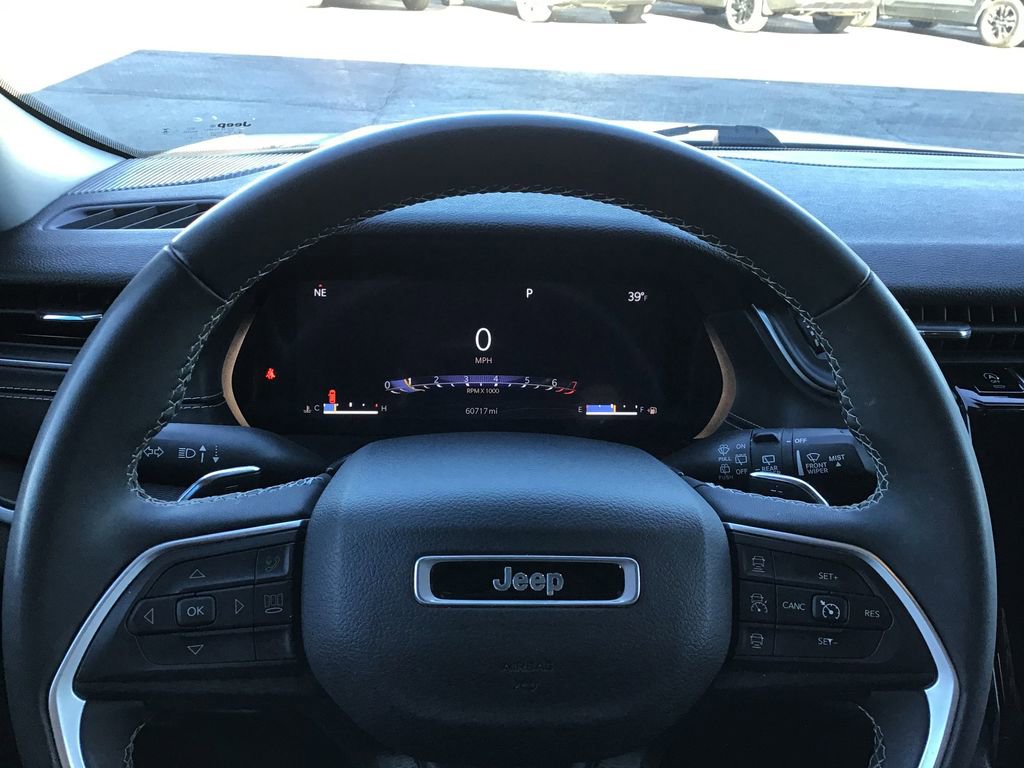 Used 2023 Jeep Grand Cherokee L Laredo image 26