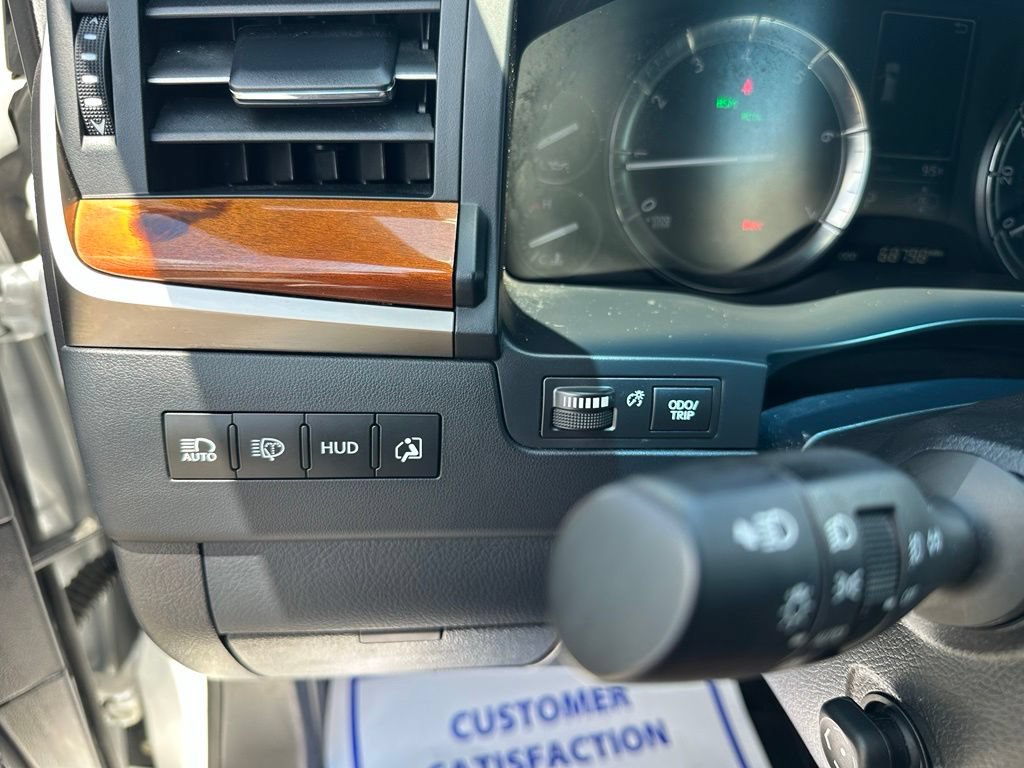 Used 2020 Lexus LX 570 4WD w/ Luxury Package image 15