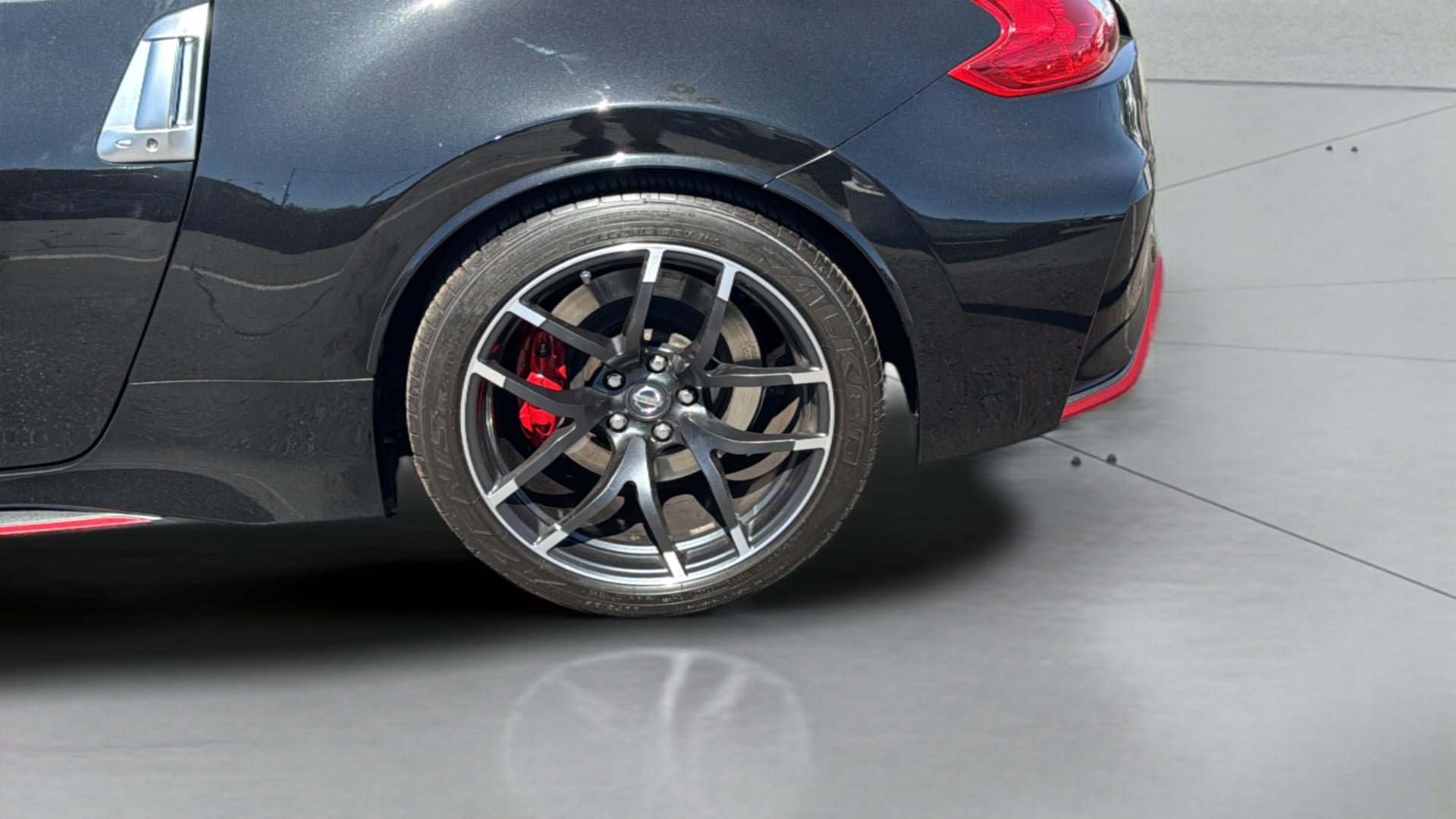 Used 2016 Nissan 370Z NISMO RWD image 37