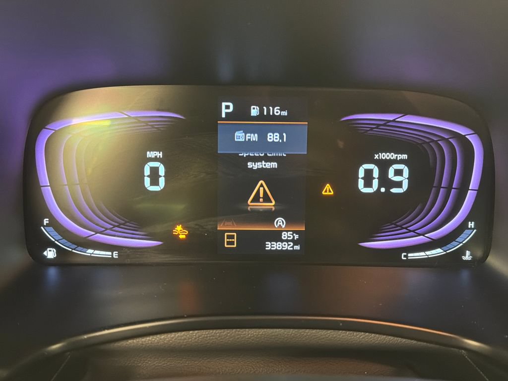 Used 2025 Kia Soul LX w/ LX Technology Package FWD image 32