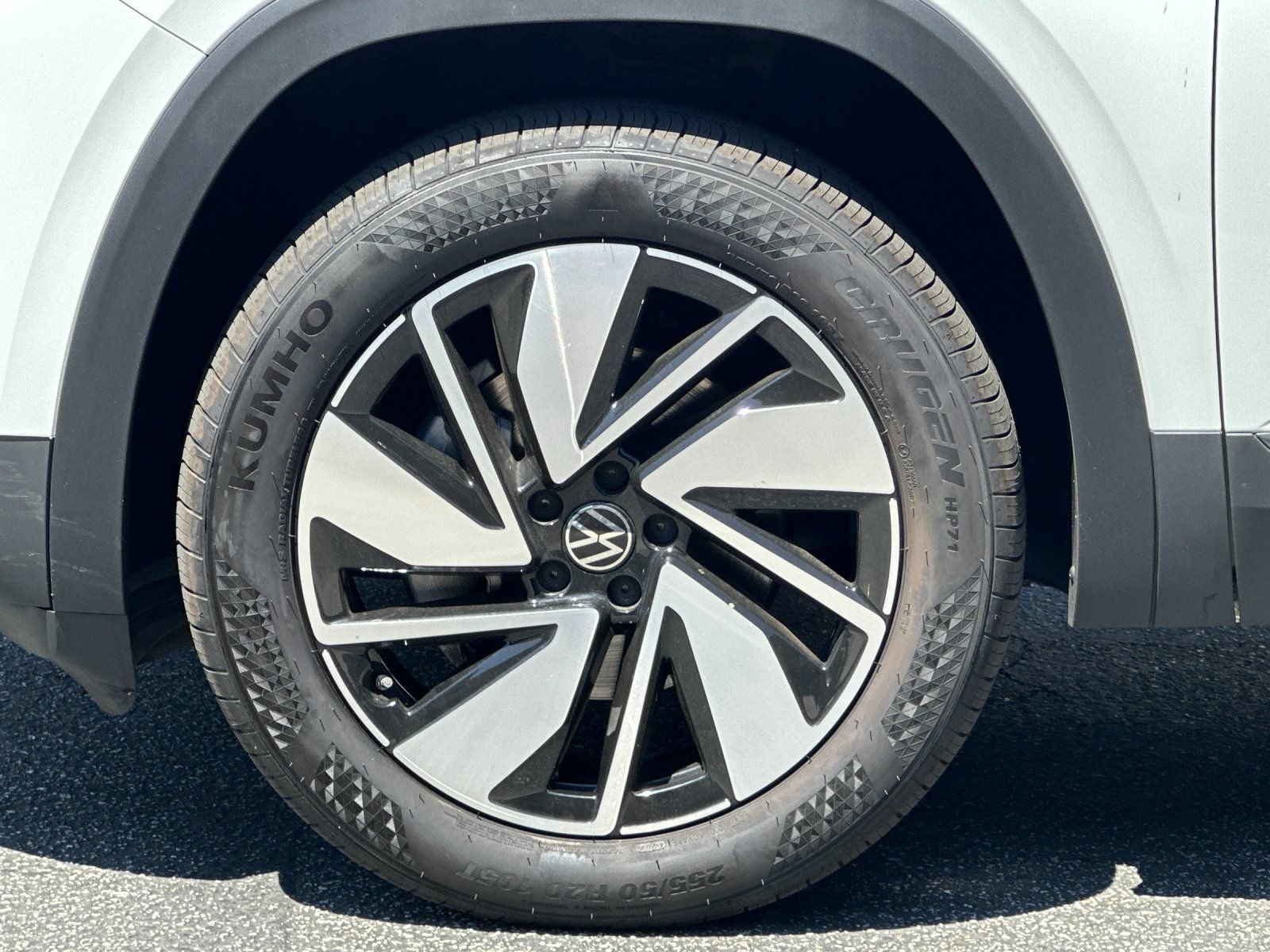Used 2024 Volkswagen Atlas SE AWD/4WD image 35